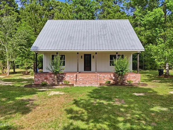 134 Lynne Ln, Lucedale, MS 39452
