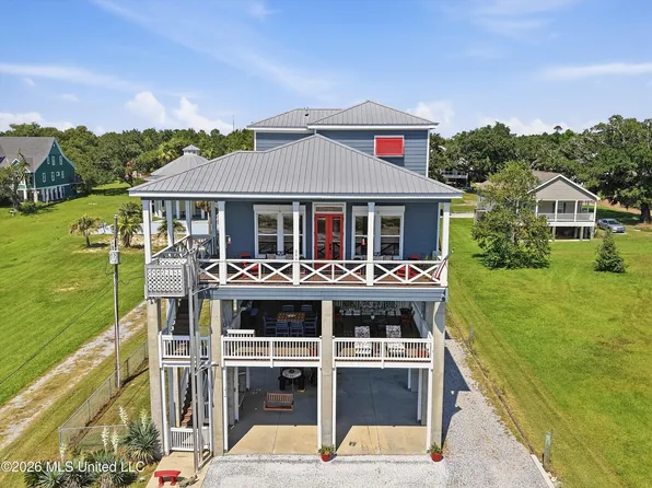 229 N Beach Blvd, Waveland, MS 39576