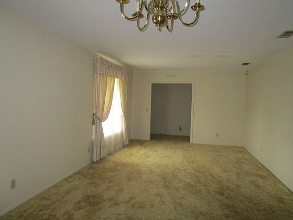 2nd image of 1103 E Barnard St