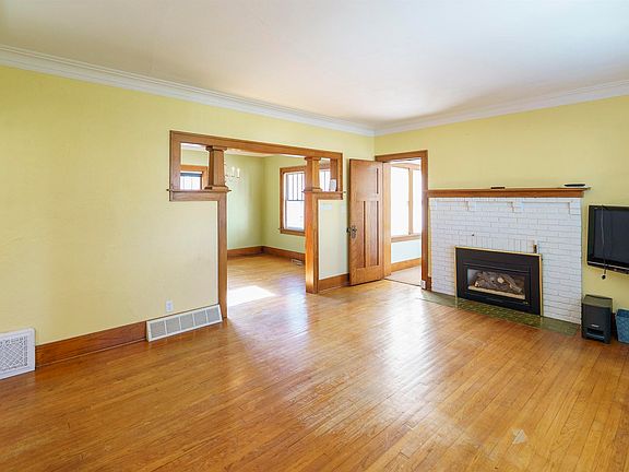5th image of 3128 Jones St