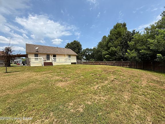 4th image of 7102 Brook Garden Pl
