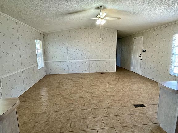 5th image of 5808 Corona Ave NE