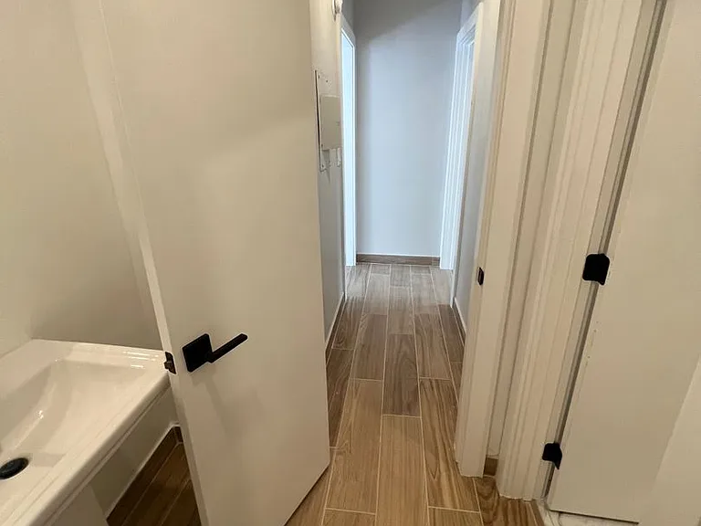 20301 Cohasset St — Photo 14