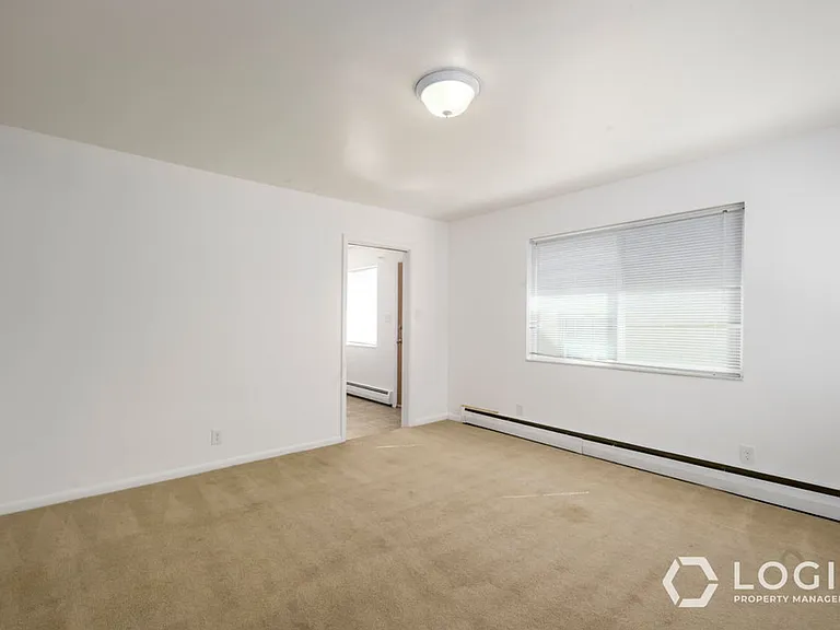1517-1523 S Lincoln St #1517 — Photo 4