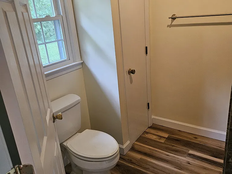 1501 Oak St — Photo 6