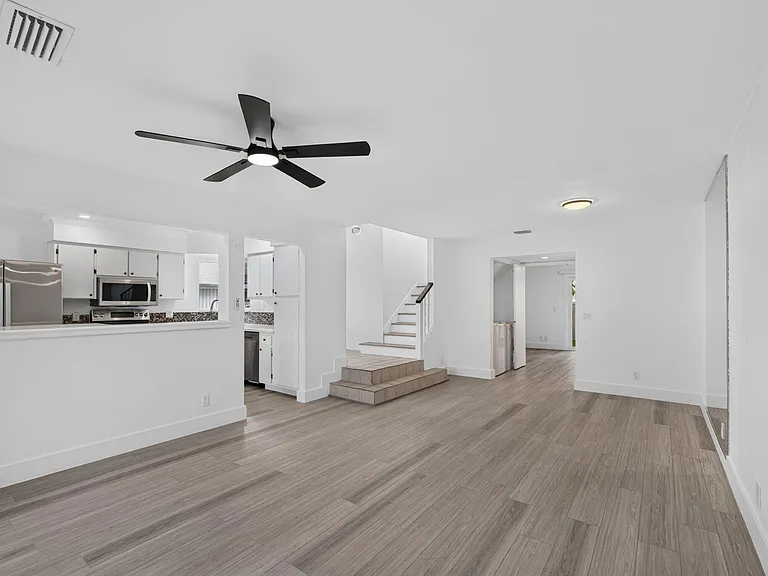 6391 Riverwalk Ln #7 — Photo 3