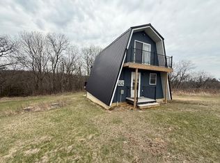 1742 Point Vista Ln, Lansing, IA 52151