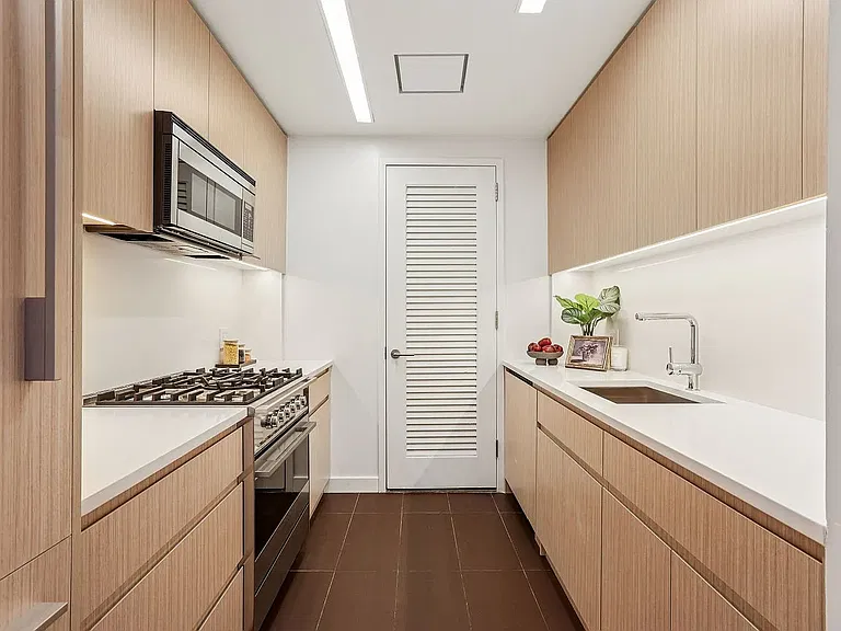200 W 67th St #32F — Photo 10
