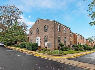 3150 Hartwick Ln, Fairfax, VA 22031