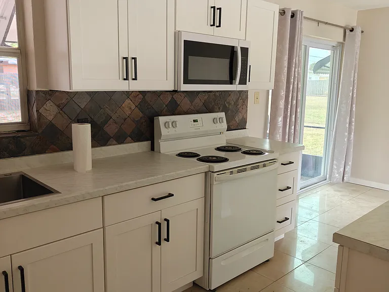 2240 Birchcrest Blvd — Photo 9
