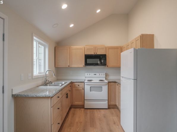 portland-oregon-176559619 picture