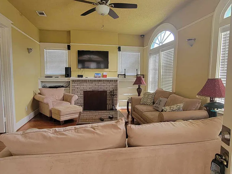 133 Hopkins Blvd — Photo 3