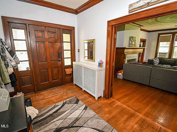 5th image of 215 Greene St
