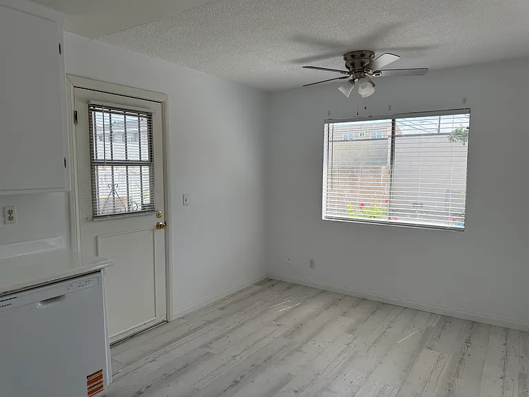 3723 Howard Ave — Photo 6
