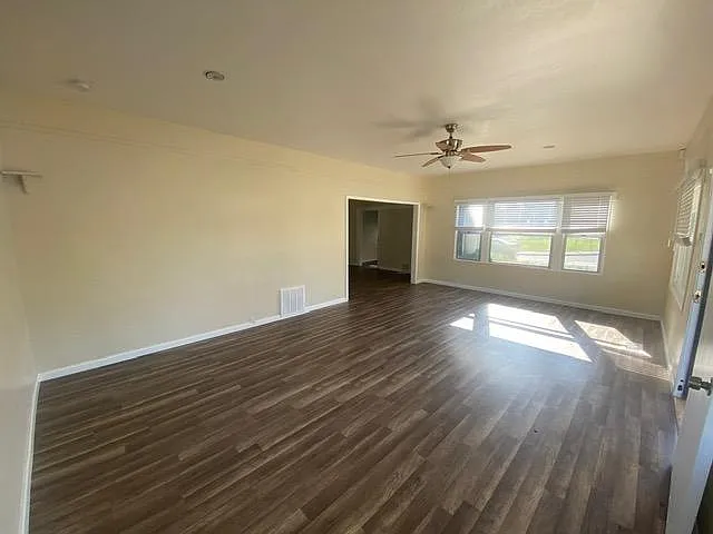 102 Broadway St — Photo 5