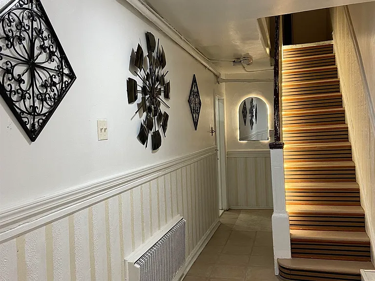 477 Mercer St #1 — Photo 13