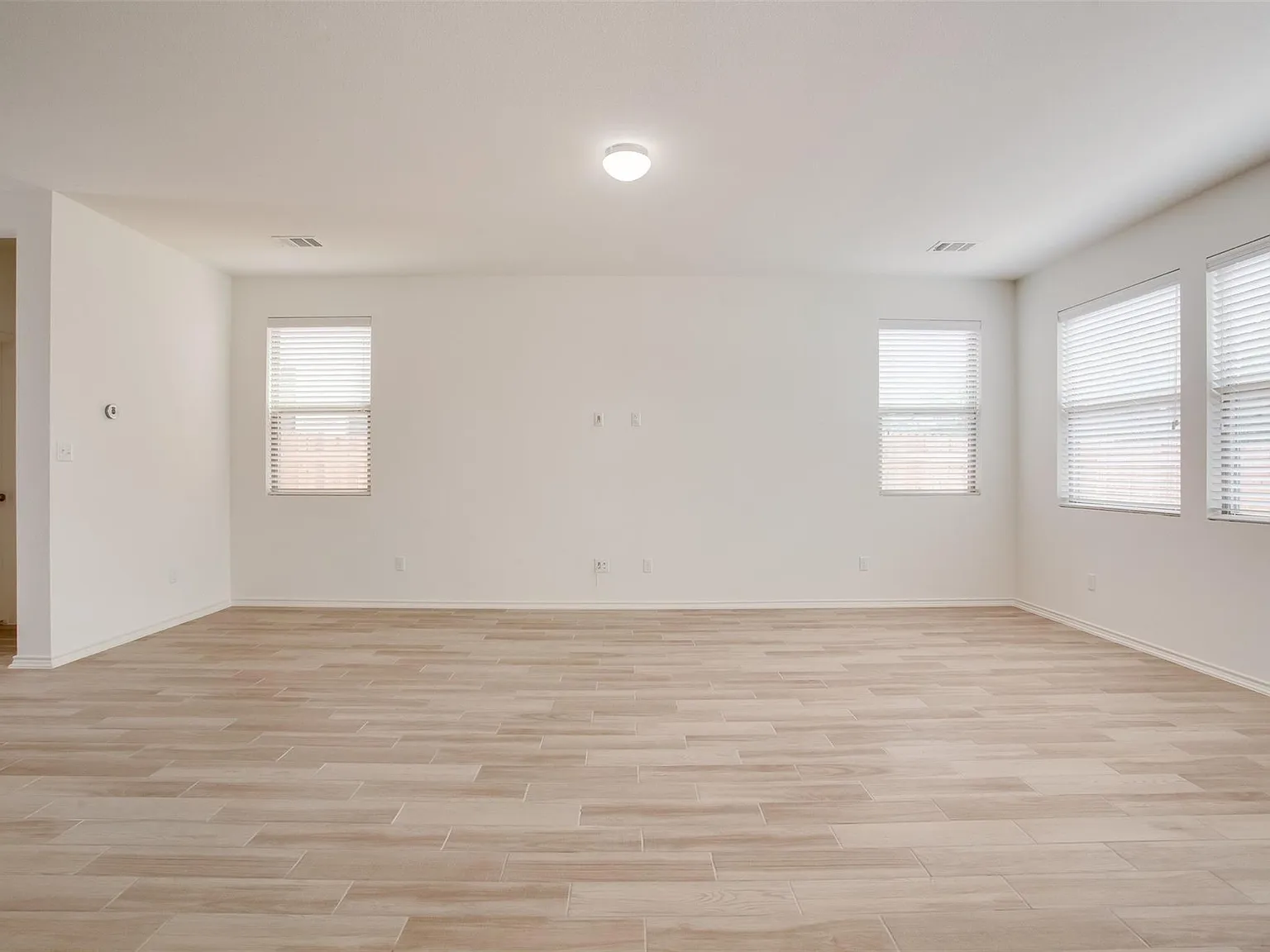 9201 White Coral Dr — Photo 4