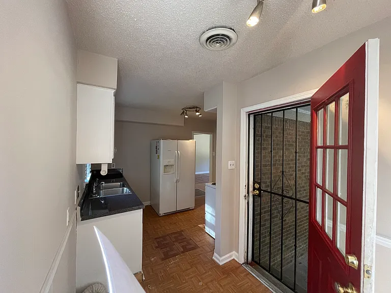 1759 Macaulay Ave — Photo 10