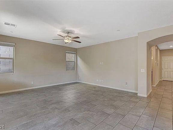 5th image of 2934 Caxton Grove Dr