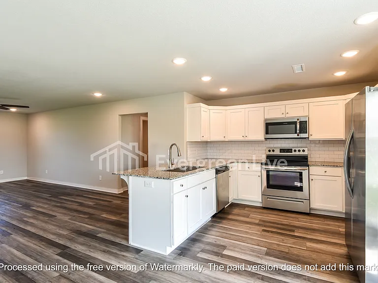 370 N Mojave St — Photo 10