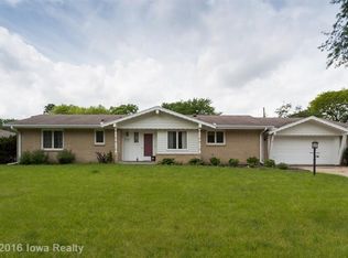 1908 76th St, Windsor Heights, IA 50324