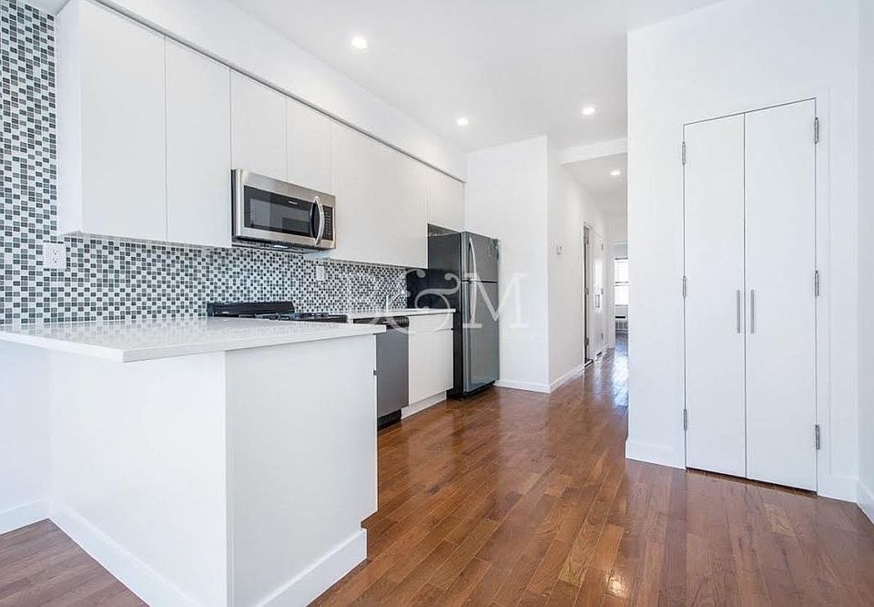 1st image of 3621 Review Ave APT 2L