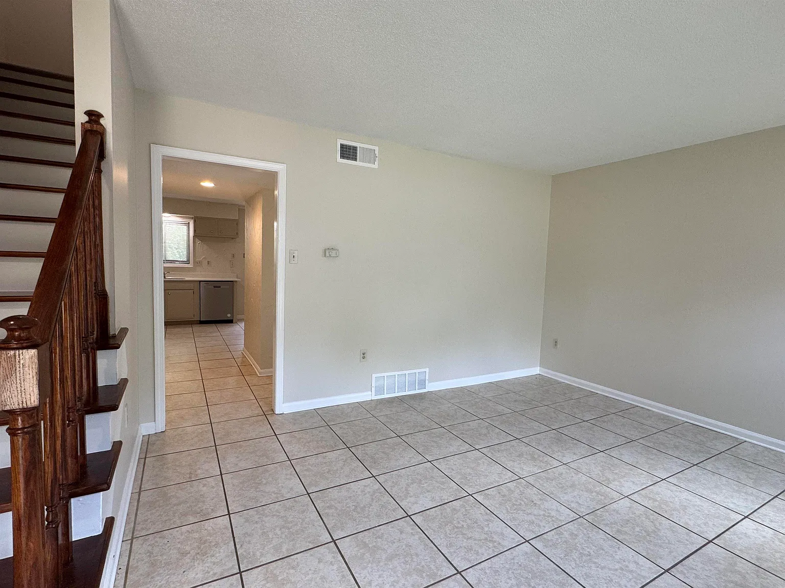 2 bed, 1.5 bath, 1248 sqft, $1,450 — Photo 2