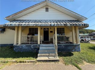 701 7th St, Nitro, WV 25143