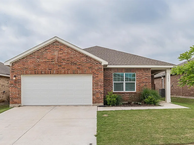 1637 Shadow Hawk Dr — Photo 1