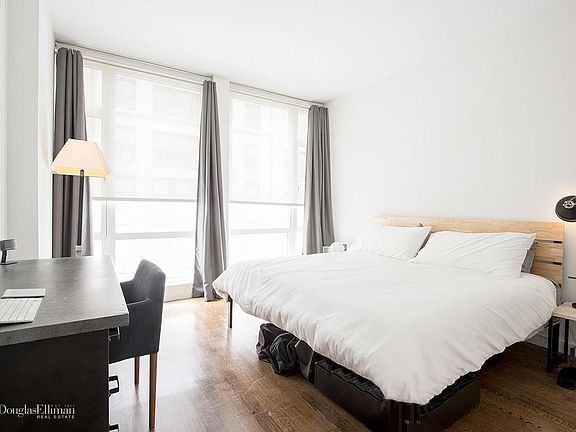 5th image of 133 W 22nd St APT 5C