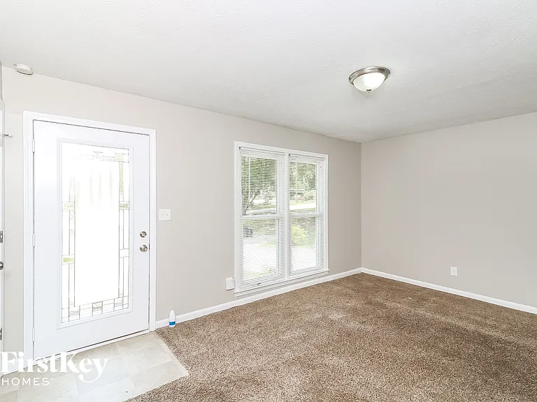 4008 Jody Cir — Photo 2