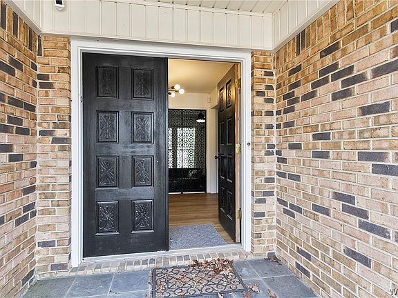 4th image of 2833 Forest Mnr