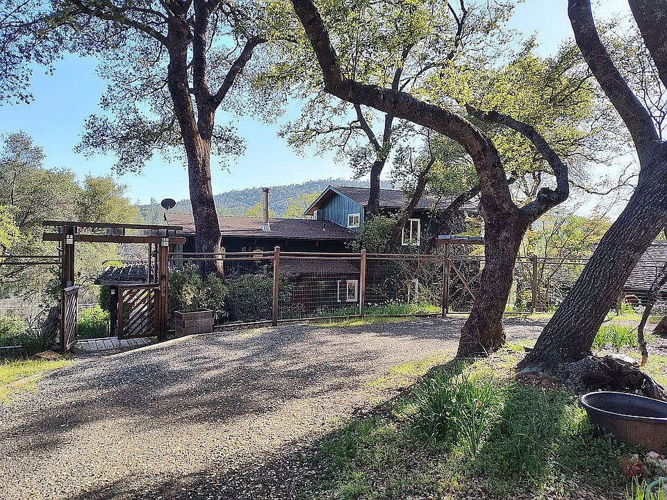2nd image of 6702 Meadow