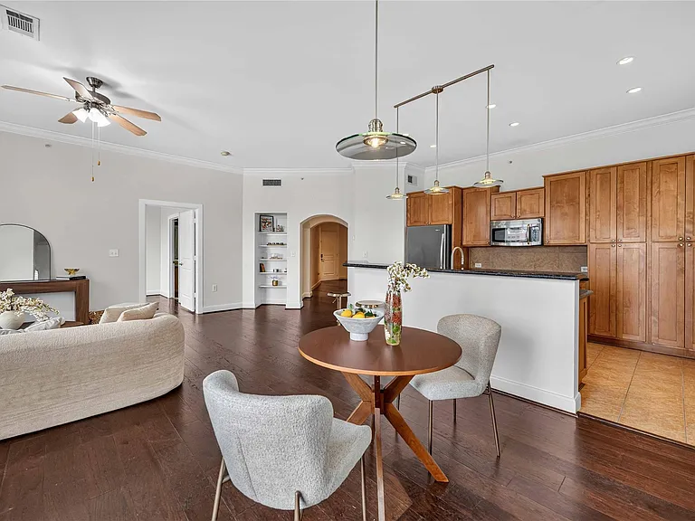 1010 Rosine St #35 — Photo 2