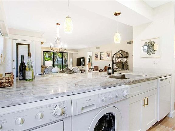 5th image of 141 Brackenwood Rd