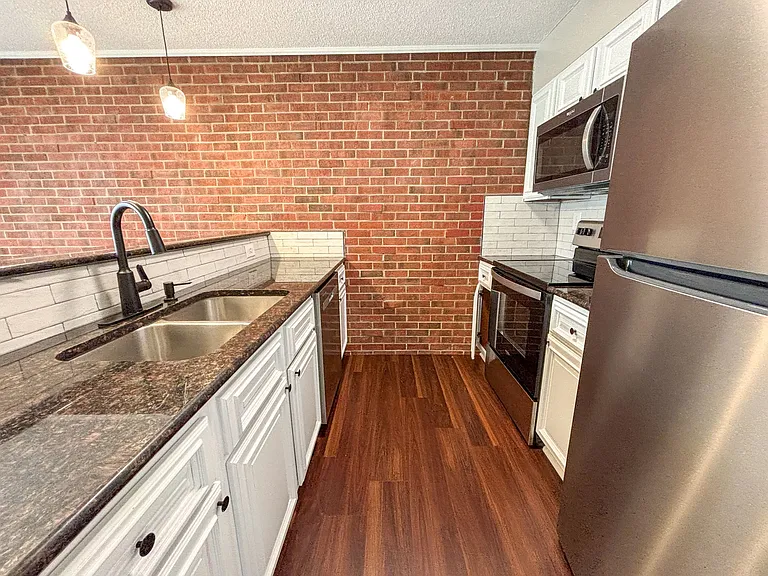 4724 Belleview Ave — Photo 6