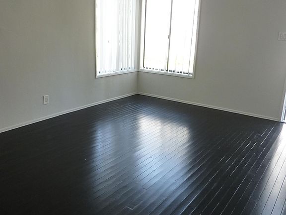 3rd image of 618 E Chevy Chase Dr #618