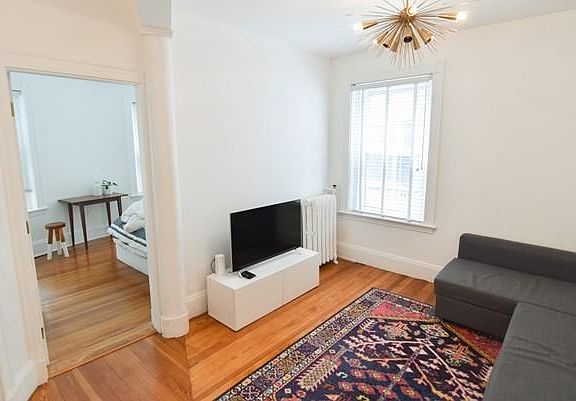 4th image of 6 Perry St APT 3