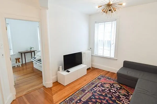 6 Perry St #3 — Photo 4