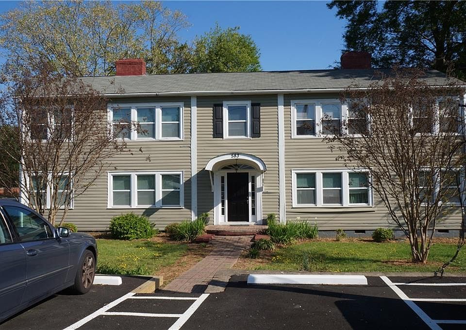 1st image of 583 Colonial Cir SE