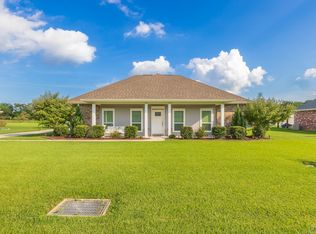 283 Bayou Crossing Dr, Raceland, LA 70394