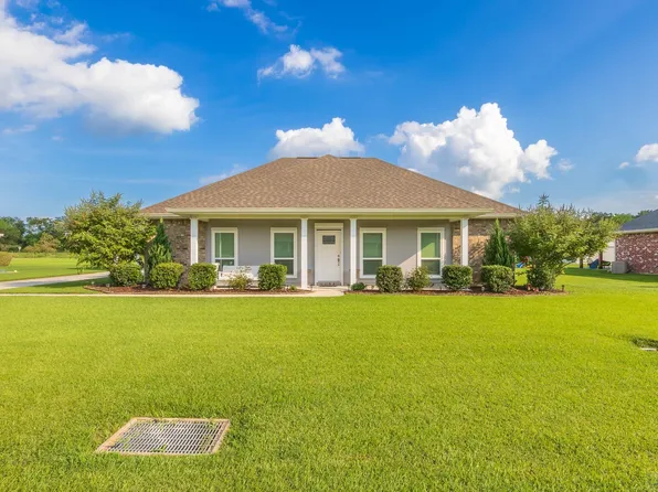 283 Bayou Crossing Dr, Raceland, LA 70394