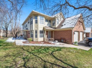 546 Portsmith Ct #A, Crystal Lake, IL 60014