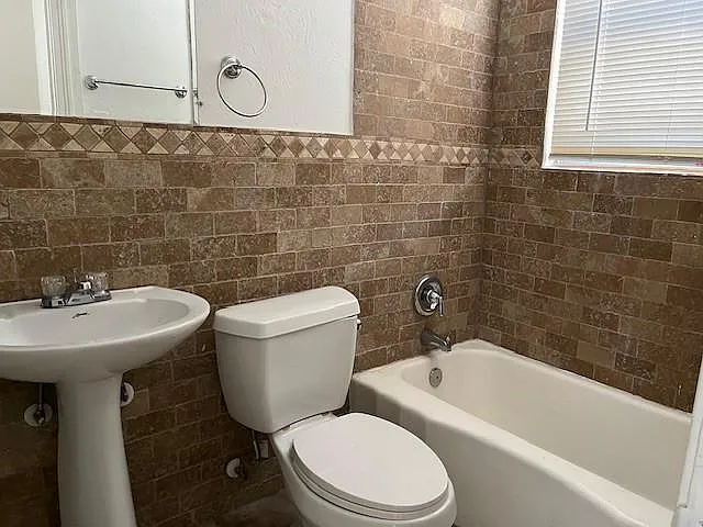 1923 McDuffie St #4 — Photo 7