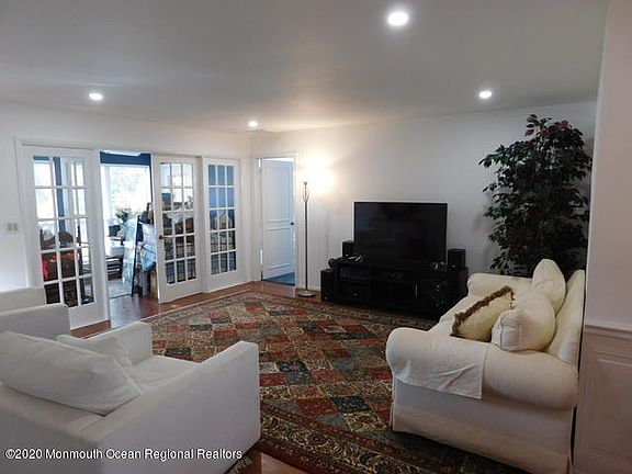 2nd image of 762A Liverpool Cir #A