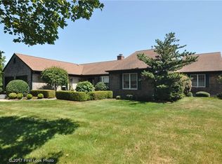 211 Young Dr, Portsmouth, RI 02871