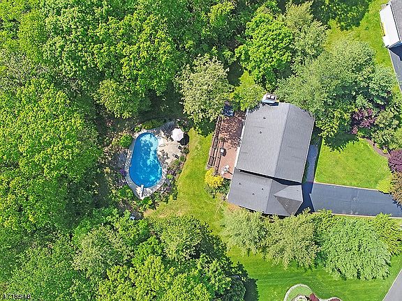 3rd image of 7 McManus Dr