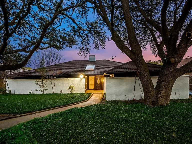 8810 Vista Oaks Cir — Photo 28