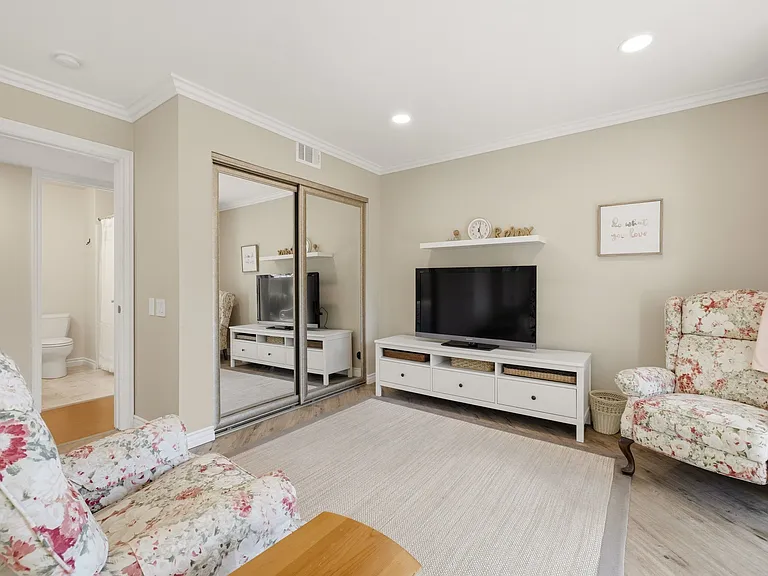 4501 Regents Ct — Photo 25