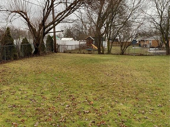 3rd image of 7231 Sancroft Dr